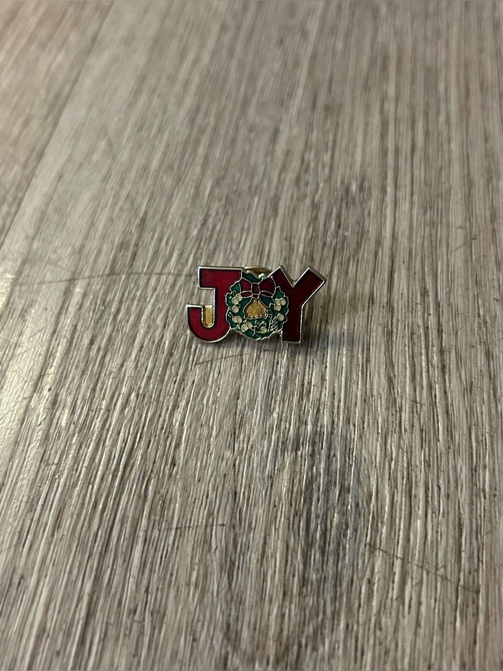 Vintage Joy Wreath Pin